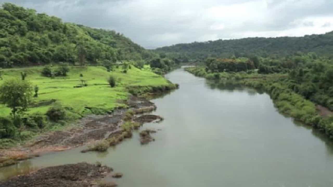 ವಿಳಂಬ ಮಾಡದೇ ಕಳಸಾ ಬಂಡೂರಿ ಯೋಜನೆಗೆ ಅನುಮತಿ ನೀಡಿ: ಕೇಂದ್ರಕ್ಕೆ ಕರ್ನಾಟಕ ಆಗ್ರಹ ವಿಳಂಬ ಮಾಡದೇ ಕಳಸಾ ಬಂಡೂರಿ ಯೋಜನೆಗೆ ಅನುಮತಿ ನೀಡಿ: ಕೇಂದ್ರಕ್ಕೆ ಕರ್ನಾಟಕ ಆಗ್ರಹ