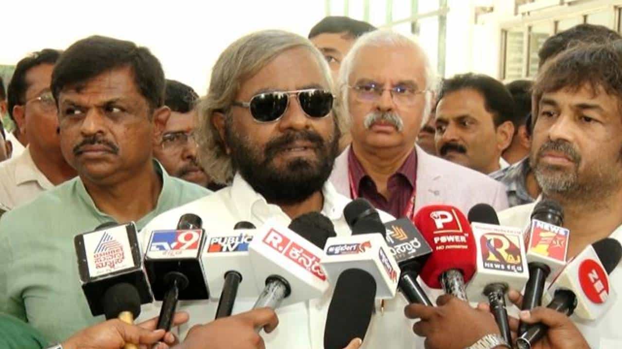 ಭದ್ರಾ ಅಭಯಾರಣ್ಯದಲ್ಲಿ ಆನೆ ಶಿಬಿರ ಸ್ಥಾಪನೆ: ಸಚಿವ ಈಶ್ವರ ಖಂಡ್ರೆ ಘೋಷಣೆ ಭದ್ರಾ ಅಭಯಾರಣ್ಯದಲ್ಲಿ ಆನೆ ಶಿಬಿರ ಸ್ಥಾಪನೆ: ಸಚಿವ ಈಶ್ವರ ಖಂಡ್ರೆ ಘೋಷಣೆ