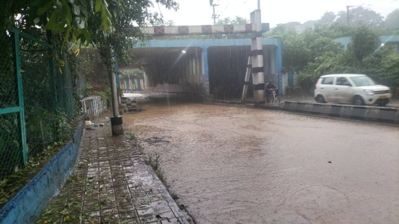 Heavy Rain in Bengaluru: Vehicles slow moving in Bengaluru roads, Kannada News