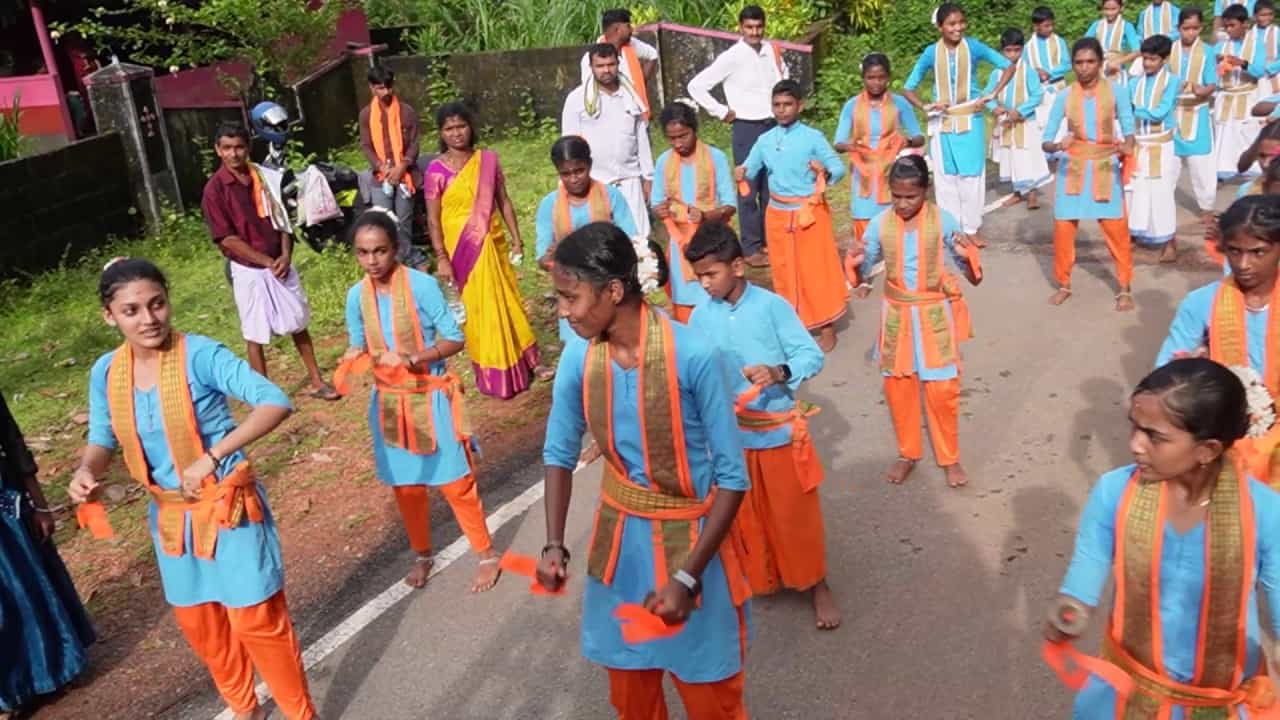 ಮಂಗಳೂರಿನಲ್ಲಿ ಕುಣಿತ ಭಜನೆ ವಾರ್: ಹಿಂದುಳಿದ ವರ್ಗದ ಹೆಣ್ಮಕ್ಕಳನ್ನು ಬೀದಿಯಲ್ಲಿ ಕುಣಿಸಲಾಗುತ್ತಿದೆ ಎಂದ ಕಾಂಗ್ರೆಸ್ ನಾಯಕಿ ಮಂಗಳೂರಿನಲ್ಲಿ ಕುಣಿತ ಭಜನೆ ವಾರ್: ಹಿಂದುಳಿದ ವರ್ಗದ ಹೆಣ್ಮಕ್ಕಳನ್ನು ಬೀದಿಯಲ್ಲಿ ಕುಣಿಸಲಾಗುತ್ತಿದೆ ಎಂದ ಕಾಂಗ್ರೆಸ್ ನಾಯಕಿ