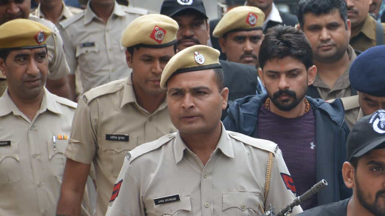 ಗ್ಯಾಂಗ್ಸ್ಟರ್ ಲಾರೆನ್ಸ್ ಬಿಷ್ಣೋಯ್ ಮುಂದಿನ ಟಾರ್ಗೆಟ್ ಯಾರು? ಗ್ಯಾಂಗ್ಸ್ಟರ್ ಲಾರೆನ್ಸ್ ಬಿಷ್ಣೋಯ್ ಮುಂದಿನ ಟಾರ್ಗೆಟ್ ಯಾರು?