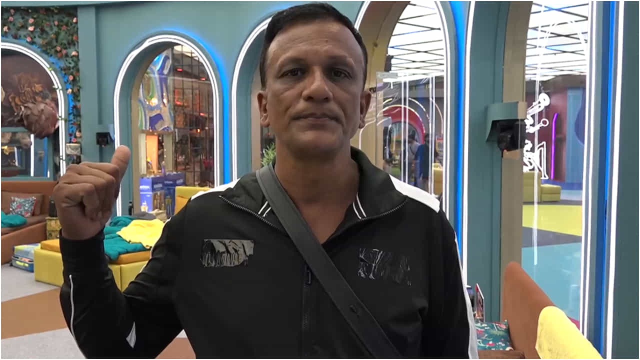 ಬಿಗ್ ಬಾಸ್ನಲ್ಲಿ ಕಲುಷಿತ ನೀರಿನಿಂದ ಸ್ಪರ್ಧಿಗಳಿಗೆ ಅನಾರೋಗ್ಯ? ಪ್ರತಿಭಟನೆ ಮಾಡ್ತಾರಂತೆ ಜಗದೀಶ್ ಬಿಗ್ ಬಾಸ್ನಲ್ಲಿ ಕಲುಷಿತ ನೀರಿನಿಂದ ಸ್ಪರ್ಧಿಗಳಿಗೆ ಅನಾರೋಗ್ಯ? ಪ್ರತಿಭಟನೆ ಮಾಡ್ತಾರಂತೆ ಜಗದೀಶ್