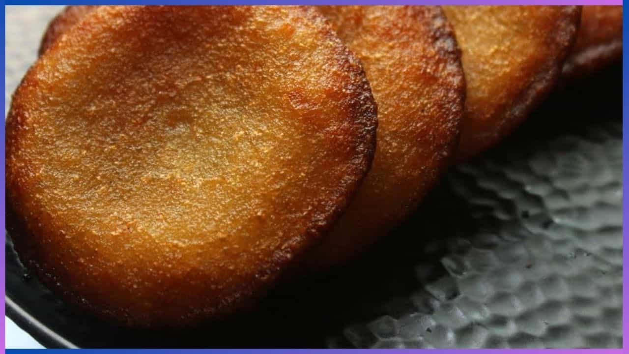 Navaratri 2024: ಹಬ್ಬಕ್ಕೆ ಮನೆಯಲ್ಲಿಯೇ ತಯಾರಿಸಿ ಸಾಂಪ್ರದಾಯಿಕ ಖಾದ್ಯ ಎರಿಯಪ್ಪ, ಇಲ್ಲಿದೆ ಪಾಕವಿಧಾನ Navaratri 2024: ಹಬ್ಬಕ್ಕೆ ಮನೆಯಲ್ಲಿಯೇ ತಯಾರಿಸಿ ಸಾಂಪ್ರದಾಯಿಕ ಖಾದ್ಯ ಎರಿಯಪ್ಪ, ಇಲ್ಲಿದೆ ಪಾಕವಿಧಾನ
