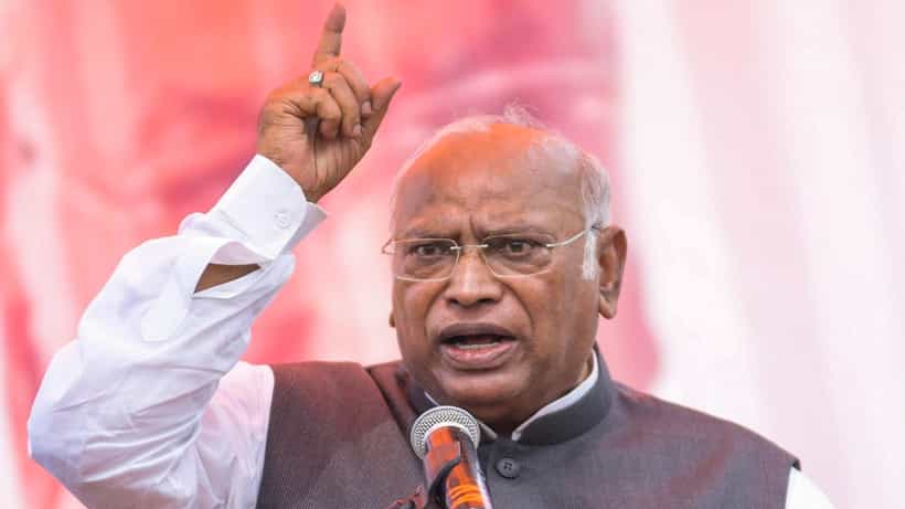 ಯುದ್ಧದ ನಡುವೆಯೇ ಮೋದಿ ಸರ್ಕಾರ 15,000 ಭಾರತೀಯ ಕಾರ್ಮಿಕರನ್ನು ಇಸ್ರೇಲ್ಗೆ ಕಳುಹಿಸುತ್ತಿದೆ: ಖರ್ಗೆ