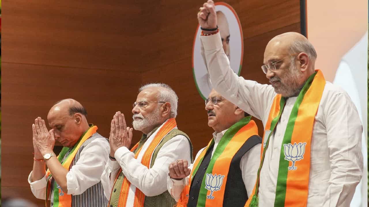 ಮಹಾರಾಷ್ಟ್ರ ಚುನಾವಣೆಗೆ ಬಿಜೆಪಿಯ 40 ಸ್ಟಾರ್ ಪ್ರಚಾರಕರ ಪಟ್ಟಿ ಬಿಡುಗಡೆ; ಮೋದಿಯಿಂದ 12 ರ್ಯಾಲಿ ಸಾಧ್ಯತೆ ಮಹಾರಾಷ್ಟ್ರ ಚುನಾವಣೆಗೆ ಬಿಜೆಪಿಯ 40 ಸ್ಟಾರ್ ಪ್ರಚಾರಕರ ಪಟ್ಟಿ ಬಿಡುಗಡೆ; ಮೋದಿಯಿಂದ 12 ರ್ಯಾಲಿ ಸಾಧ್ಯತೆ