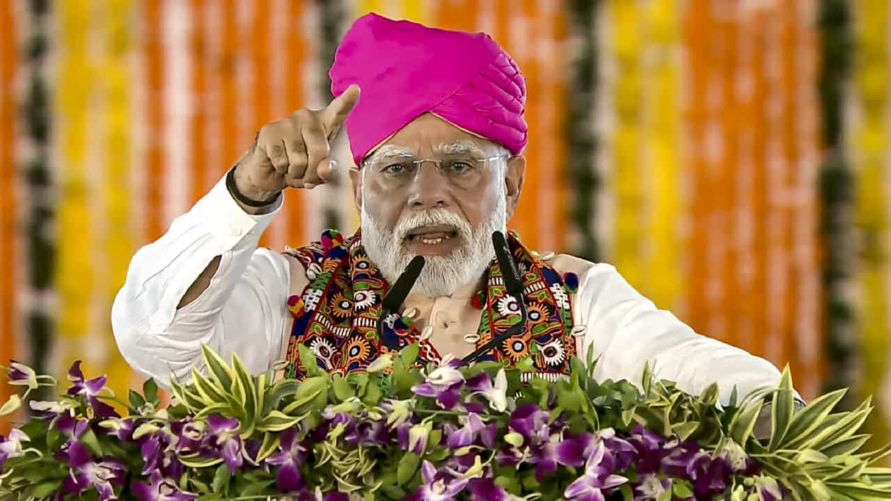 ಕಾಂಗ್ರೆಸ್ ಪಕ್ಷವನ್ನು ನಗರ ನಕ್ಸಲರ ಗುಂಪು ನಡೆಸುತ್ತಿದೆ; ಪ್ರಧಾನಿ ಮೋದಿ ಆರೋಪ ಕಾಂಗ್ರೆಸ್ ಪಕ್ಷವನ್ನು ನಗರ ನಕ್ಸಲರ ಗುಂಪು ನಡೆಸುತ್ತಿದೆ; ಪ್ರಧಾನಿ ಮೋದಿ ಆರೋಪ