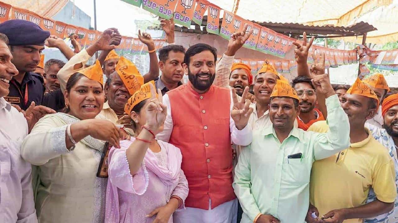 ಹರ್ಯಾಣ: ಅ.12ರಂದು ನಾಯಬ್ ಸಿಂಗ್ ಸೈನಿ ಮುಖ್ಯಮಂತ್ರಿಯಾಗಿ ಪ್ರಮಾಣವಚನ ಸಾಧ್ಯತೆ ಹರ್ಯಾಣ: ಅ.12ರಂದು ನಾಯಬ್ ಸಿಂಗ್ ಸೈನಿ ಮುಖ್ಯಮಂತ್ರಿಯಾಗಿ ಪ್ರಮಾಣವಚನ ಸಾಧ್ಯತೆ