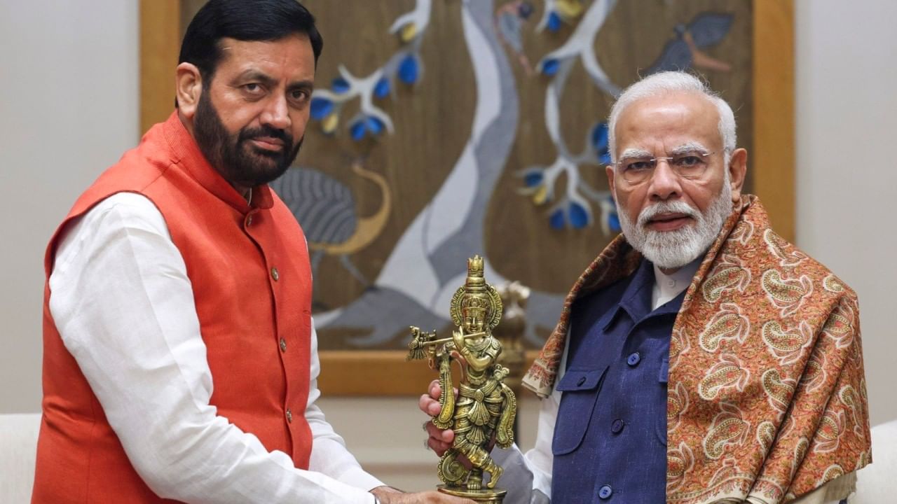 ಅಕ್ಟೋಬರ್ 17 ರಂದು ಹರ್ಯಾಣದಲ್ಲಿ ಹೊಸ ಬಿಜೆಪಿ ಸರ್ಕಾರ ಪ್ರಮಾಣ ವಚನ ಸ್ವೀಕಾರ; ಭಾಗಿಯಾಗಲಿದ್ದಾರೆ ಮೋದಿ ಅಕ್ಟೋಬರ್ 17 ರಂದು ಹರ್ಯಾಣದಲ್ಲಿ ಹೊಸ ಬಿಜೆಪಿ ಸರ್ಕಾರ ಪ್ರಮಾಣ ವಚನ ಸ್ವೀಕಾರ; ಭಾಗಿಯಾಗಲಿದ್ದಾರೆ ಮೋದಿ