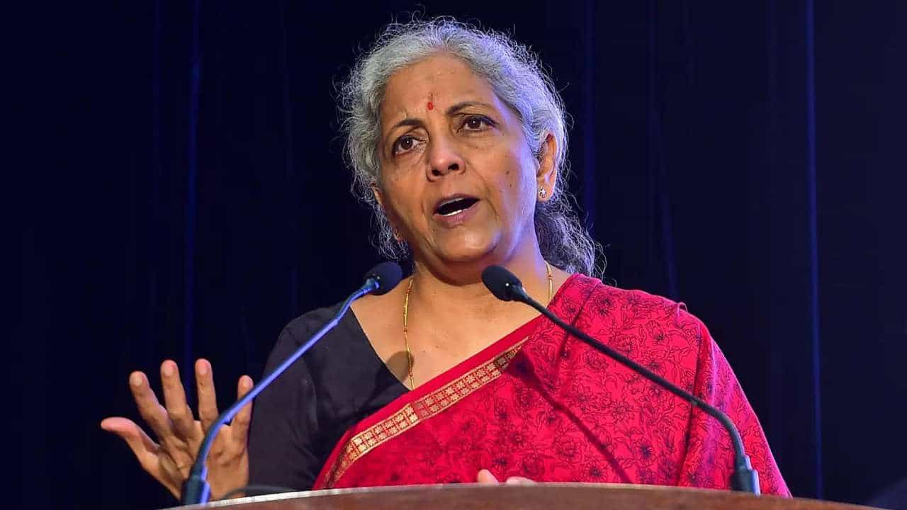 ಡಿಬಿಟಿ ಚಮತ್ಕಾರ; 8 ವರ್ಷದಲ್ಲಿ ಸರ್ಕಾರಕ್ಕೆ 3 ಲಕ್ಷ ಕೋಟಿ ರೂ ಹಣ ಉಳಿತಾಯ: ನಿರ್ಮಲಾ ಸೀತಾರಾಮನ್ ಡಿಬಿಟಿ ಚಮತ್ಕಾರ; 8 ವರ್ಷದಲ್ಲಿ ಸರ್ಕಾರಕ್ಕೆ 3 ಲಕ್ಷ ಕೋಟಿ ರೂ ಹಣ ಉಳಿತಾಯ: ನಿರ್ಮಲಾ ಸೀತಾರಾಮನ್