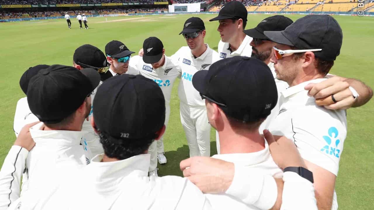 IND vs NZ: ನ್ಯೂಝಿಲೆಂಡ್ ತಂಡಕ್ಕೆ ಬಿಗ್ ಶಾಕ್: 2ನೇ ಪಂದ್ಯದಿಂದ ಸ್ಟಾರ್ ಆಟಗಾರ ಔಟ್ IND vs NZ: ನ್ಯೂಝಿಲೆಂಡ್ ತಂಡಕ್ಕೆ ಬಿಗ್ ಶಾಕ್: 2ನೇ ಪಂದ್ಯದಿಂದ ಸ್ಟಾರ್ ಆಟಗಾರ ಔಟ್