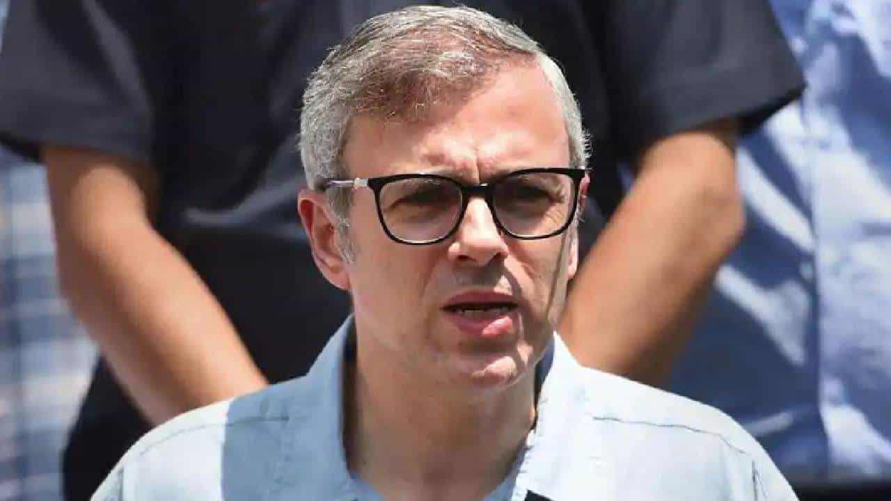 Omar Abdullah Oath Taking: ಜಮ್ಮು-ಕಾಶ್ಮೀರದ ಮುಖ್ಯಮಂತ್ರಿಯಾಗಿ ಪ್ರಮಾಣವಚನ ಸ್ವೀಕರಿಸಿದ ಒಮರ್ ಅಬ್ದುಲ್ಲಾ Omar Abdullah Oath Taking: ಜಮ್ಮು-ಕಾಶ್ಮೀರದ ಮುಖ್ಯಮಂತ್ರಿಯಾಗಿ ಪ್ರಮಾಣವಚನ ಸ್ವೀಕರಿಸಿದ ಒಮರ್ ಅಬ್ದುಲ್ಲಾ