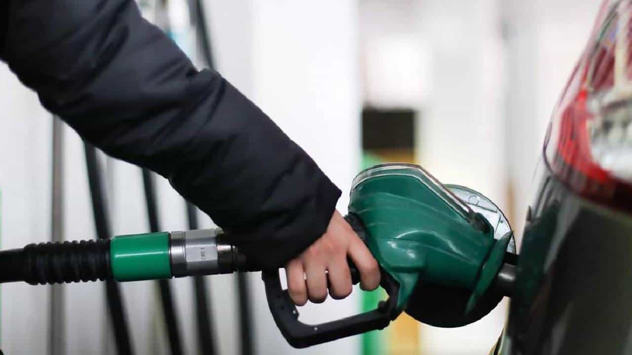 Petrol Diesel Price on October O6: ದೇಶಾದ್ಯಂತ ಪೆಟ್ರೋಲ್, ಡೀಸೆಲ್ ಬೆಲೆ ಸ್ಥಿರ Petrol Diesel Price on October O6: ದೇಶಾದ್ಯಂತ ಪೆಟ್ರೋಲ್, ಡೀಸೆಲ್ ಬೆಲೆ ಸ್ಥಿರ