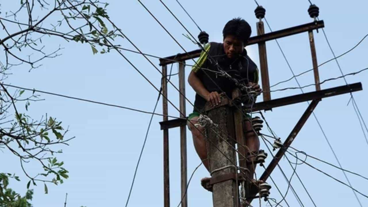 Bangalore Power Cut: ಬೆಂಗಳೂರಿನ ವಿವಿಧ ಪ್ರದೇಶಗಳಲ್ಲಿ ಇಂದಿನಿಂದ 3 ದಿನ ವಿದ್ಯುತ್ ಕಟ್ Bangalore Power Cut: ಬೆಂಗಳೂರಿನ ವಿವಿಧ ಪ್ರದೇಶಗಳಲ್ಲಿ ಇಂದಿನಿಂದ 3 ದಿನ ವಿದ್ಯುತ್ ಕಟ್