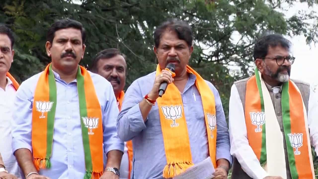 ಕಾಂಗ್ರೆಸ್ ಸರ್ಕಾರಕ್ಕೆ ಭಯೋತ್ಪಾದಕರೇ ಬಿಗ್ ಬಾಸ್, ಅವರ ಸೂಚನೆ ಮೇರೆಗೆ ಇವರ ಕ್ರಮ: ಆರ್ ಅಶೋಕ್ ವಾಗ್ದಾಳಿ ಕಾಂಗ್ರೆಸ್ ಸರ್ಕಾರಕ್ಕೆ ಭಯೋತ್ಪಾದಕರೇ ಬಿಗ್ ಬಾಸ್, ಅವರ ಸೂಚನೆ ಮೇರೆಗೆ ಇವರ ಕ್ರಮ: ಆರ್ ಅಶೋಕ್ ವಾಗ್ದಾಳಿ