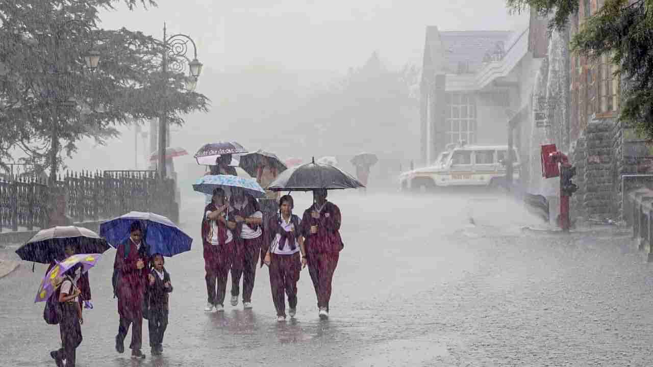 Karnataka Rains: ಬೆಂಗಳೂರು ಸೇರಿ ಕರ್ನಾಟಕದ 20 ಜಿಲ್ಲೆಗಳಲ್ಲಿ ಭಾರಿ ಮಳೆ, ಯೆಲ್ಲೋ ಅಲರ್ಟ್​