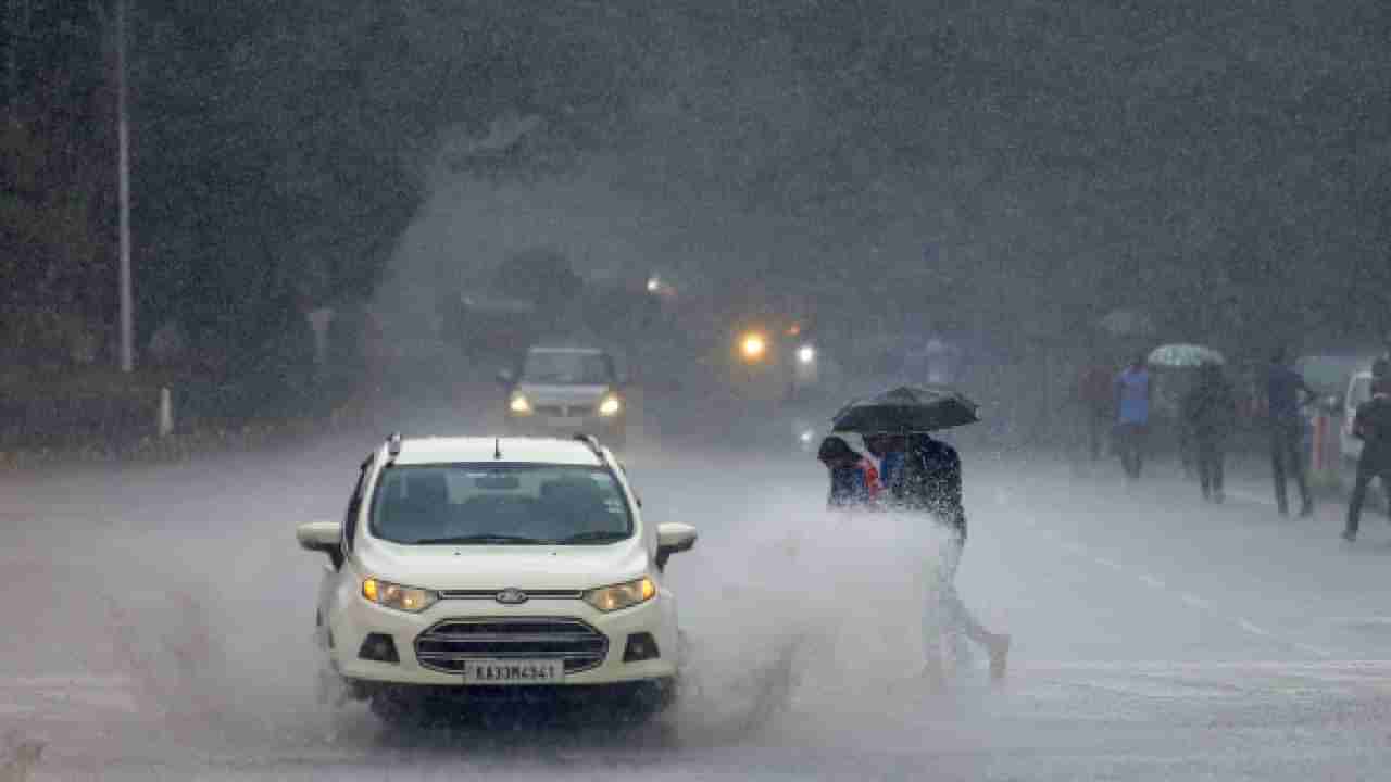 Karnataka Rains: ಚಂಡಮಾರುತ: ಬೆಂಗಳೂರು ಸೇರಿ ಕರ್ನಾಟಕದ 25 ಜಿಲ್ಲೆಗಳಲ್ಲಿ ಧಾರಾಕಾರ ಮಳೆ