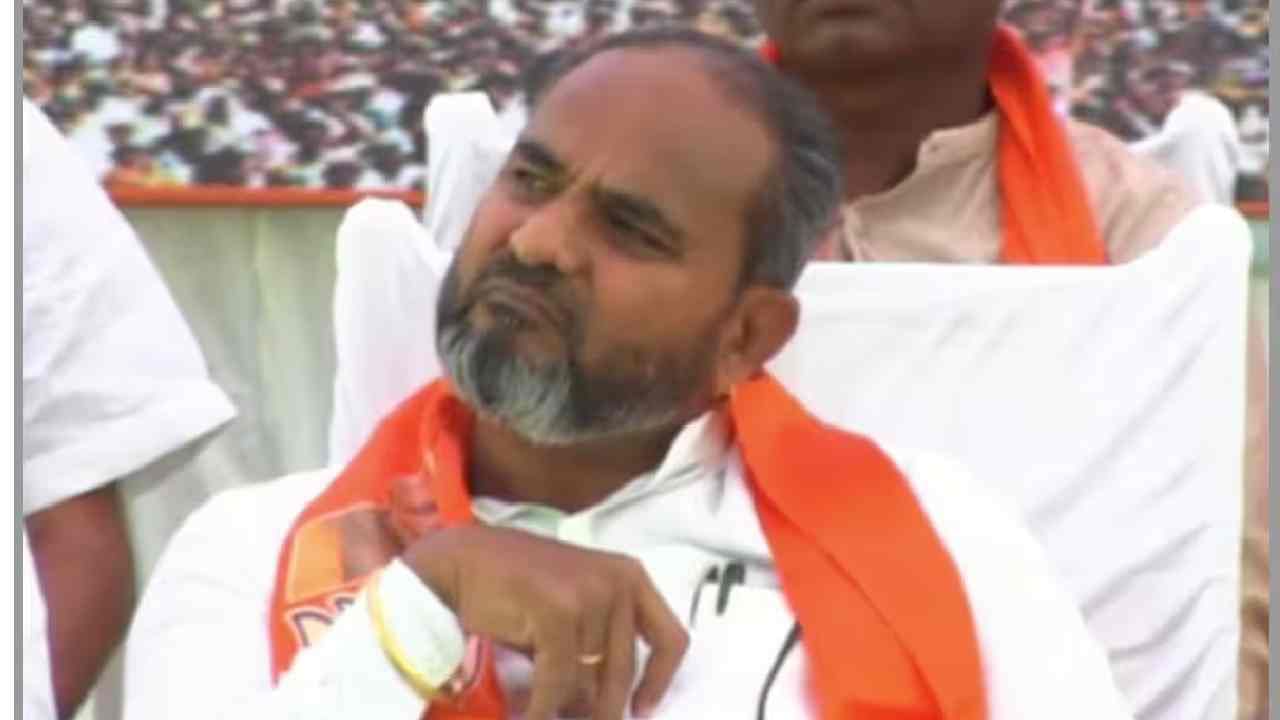 ಆಡು ಮುಟ್ಟದ ಸೊಪ್ಪಿಲ್ಲ ಕತ್ತಿ ಸಹೋದರರು ನೋಡದ ಪಕ್ಷವಿಲ್ಲ: ಬಿಜೆಪಿ ತೊರೆಯುವ ಸುಳಿವು ಕೊಟ್ಟ ರಮೇಶ್ ಕತ್ತಿ ಆಡು ಮುಟ್ಟದ ಸೊಪ್ಪಿಲ್ಲ ಕತ್ತಿ ಸಹೋದರರು ನೋಡದ ಪಕ್ಷವಿಲ್ಲ: ಬಿಜೆಪಿ ತೊರೆಯುವ ಸುಳಿವು ಕೊಟ್ಟ ರಮೇಶ್ ಕತ್ತಿ