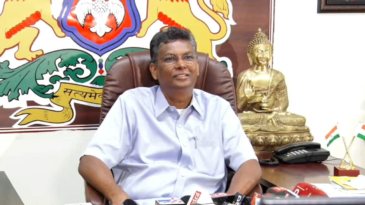 ಮತ್ತೊಮ್ಮೆ ಮುನ್ನೆಲೆಗೆ ಬಂದ ದಲಿತ ಸಿಎಂ ಕೂಗು; ಮುಖ್ಯಮಂತ್ರಿ ರೇಸ್ನಲ್ಲಿ ಸತೀಶ್ ಜಾರಕಿಹೊಳಿ ಹೆಸರು! ಮತ್ತೊಮ್ಮೆ ಮುನ್ನೆಲೆಗೆ ಬಂದ ದಲಿತ ಸಿಎಂ ಕೂಗು; ಮುಖ್ಯಮಂತ್ರಿ ರೇಸ್ನಲ್ಲಿ ಸತೀಶ್ ಜಾರಕಿಹೊಳಿ ಹೆಸರು!