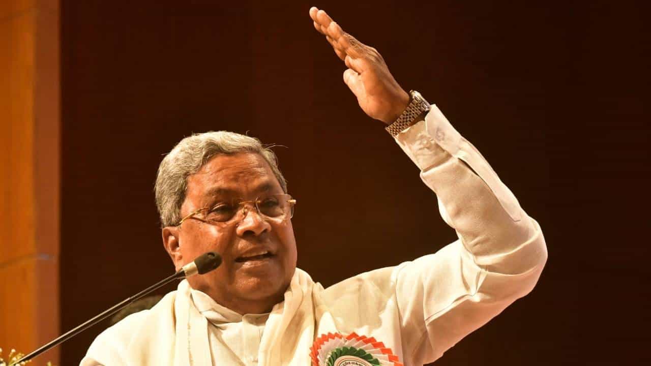 ಬಿಜೆಪಿ-ಜೆಡಿಎಸ್ ಶಾಸಕರ ಕ್ಷೇತ್ರಗಳಲ್ಲಿನ ಅಲ್ಪಸಂಖ್ಯಾತರ ಕಾಲೋನಿ ಅಭಿವೃದ್ಧಿಗೆ ಅನುದಾನ ಬಿಡುಗಡೆ ಬಿಜೆಪಿ-ಜೆಡಿಎಸ್ ಶಾಸಕರ ಕ್ಷೇತ್ರಗಳಲ್ಲಿನ ಅಲ್ಪಸಂಖ್ಯಾತರ ಕಾಲೋನಿ ಅಭಿವೃದ್ಧಿಗೆ ಅನುದಾನ ಬಿಡುಗಡೆ