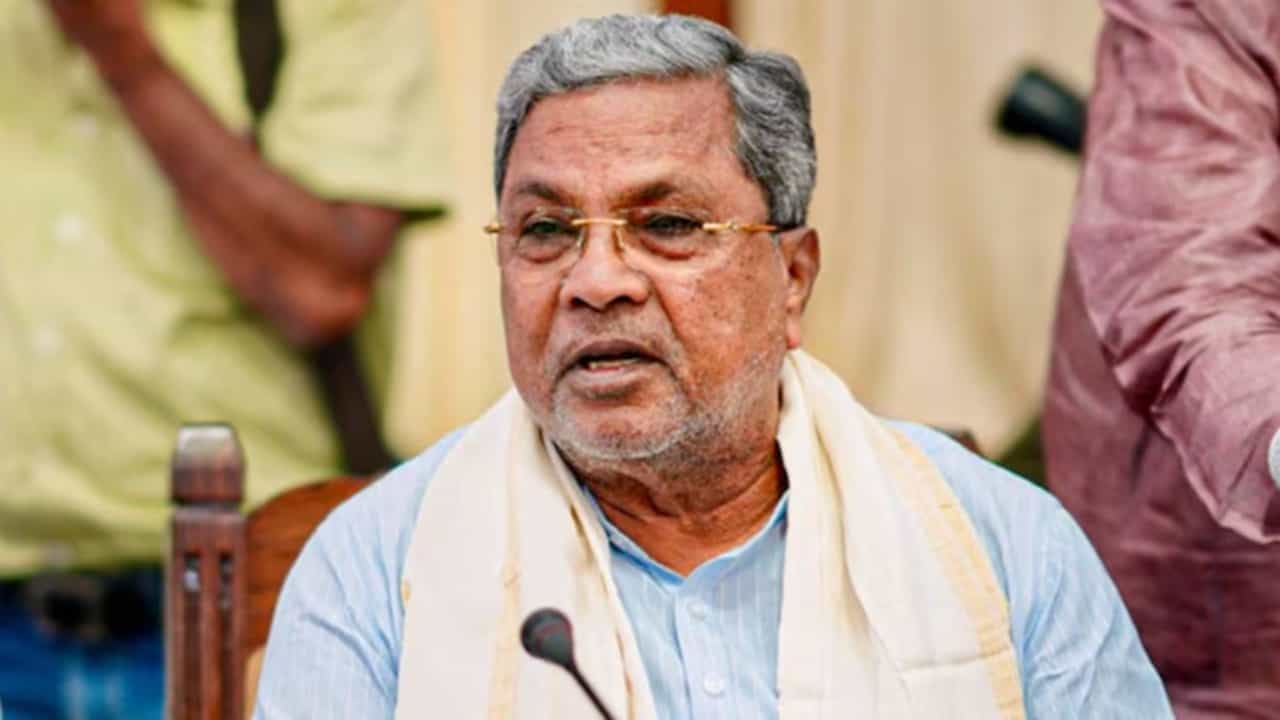 ಅರ್ಧಕ್ಕೆ ನಿಂತ ಸಿದ್ದರಾಮಯ್ಯ ಜೀವನಾಧಾರಿತ ಸಿನಿಮಾ ‘ಲೀಡರ್ ರಾಮಯ್ಯ’; ಕಾರಣ ಏನು? ಅರ್ಧಕ್ಕೆ ನಿಂತ ಸಿದ್ದರಾಮಯ್ಯ ಜೀವನಾಧಾರಿತ ಸಿನಿಮಾ ‘ಲೀಡರ್ ರಾಮಯ್ಯ’; ಕಾರಣ ಏನು?