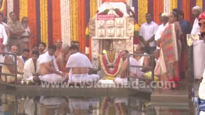 ತಲಕಾವೇರಿ ತೀರ್ಥೋದ್ಭವಕ್ಕೆ ಕ್ಷಣಗಣನೆ, ಅರ್ಚಕರ ತಂಡದಿಂದ ಪೂಜೆ ತಲಕಾವೇರಿ ತೀರ್ಥೋದ್ಭವಕ್ಕೆ ಕ್ಷಣಗಣನೆ, ಅರ್ಚಕರ ತಂಡದಿಂದ ಪೂಜೆ