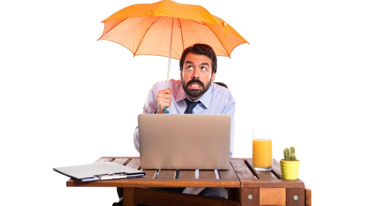 Tech Tips: ಮಳೆಗೆ ಲ್ಯಾಪ್ಟಾಪ್ ಒದ್ದೆಯಾದರೆ ಅಕ್ಕಿಯಲ್ಲಿ ಹಾಕಬೇಡಿ: ತಕ್ಷಣ ಹೀಗೆ ಮಾಡಿ