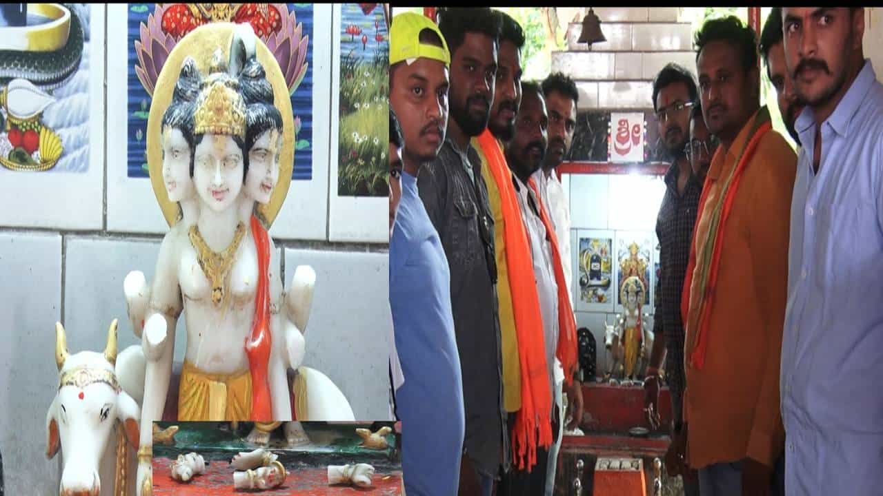 ಹುಬ್ಬಳ್ಳಿಯಲ್ಲಿ ದೇವರ ಮೂರ್ತಿ ಭಗ್ನಗೊಳಿಸಿದ ಕಿಡಿಗೇಡಿಗಳು; ಸ್ಥಳಕ್ಕೆ ಕಮಿಷನರ್ ಶಶಿಕುಮಾರ್ ಭೇಟಿ ಹುಬ್ಬಳ್ಳಿಯಲ್ಲಿ ದೇವರ ಮೂರ್ತಿ ಭಗ್ನಗೊಳಿಸಿದ ಕಿಡಿಗೇಡಿಗಳು; ಸ್ಥಳಕ್ಕೆ ಕಮಿಷನರ್ ಶಶಿಕುಮಾರ್ ಭೇಟಿ