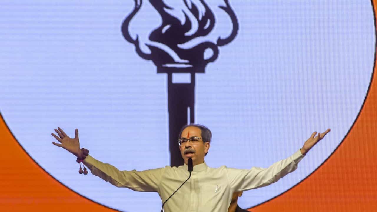 Uddhav Thackeray: ಮಹಾರಾಷ್ಟ್ರದ ಮಾಜಿ ಸಿಎಂ ಉದ್ಧವ್ ಠಾಕ್ರೆ ಆಸ್ಪತ್ರೆಗೆ ದಾಖಲು Uddhav Thackeray: ಮಹಾರಾಷ್ಟ್ರದ ಮಾಜಿ ಸಿಎಂ ಉದ್ಧವ್ ಠಾಕ್ರೆ ಆಸ್ಪತ್ರೆಗೆ ದಾಖಲು