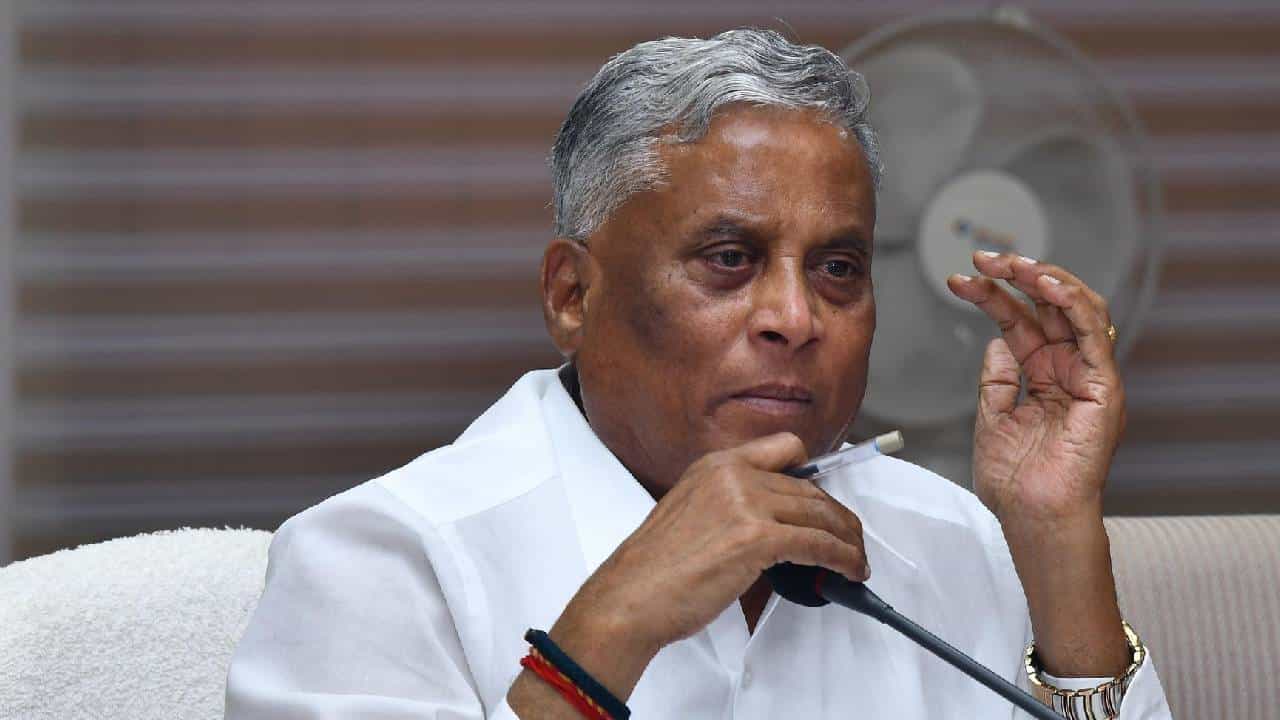 ರಾಜ್ಯದ ರೈಲ್ವೆ ಯೋಜನೆಗಳಿಗೆ ಕರ್ನಾಟಕದ ಯಾವ ಸರ್ಕಾರವೂ ಹಣ ನೀಡಿಲ್ಲ: ಸಚಿವ ವಿ ಸೋಮಣ್ಣ ರಾಜ್ಯದ ರೈಲ್ವೆ ಯೋಜನೆಗಳಿಗೆ ಕರ್ನಾಟಕದ ಯಾವ ಸರ್ಕಾರವೂ ಹಣ ನೀಡಿಲ್ಲ: ಸಚಿವ ವಿ ಸೋಮಣ್ಣ