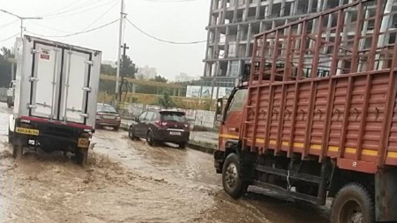 Heavy Rain in Bengaluru: Vehicles slow moving in Bengaluru roads, Kannada News