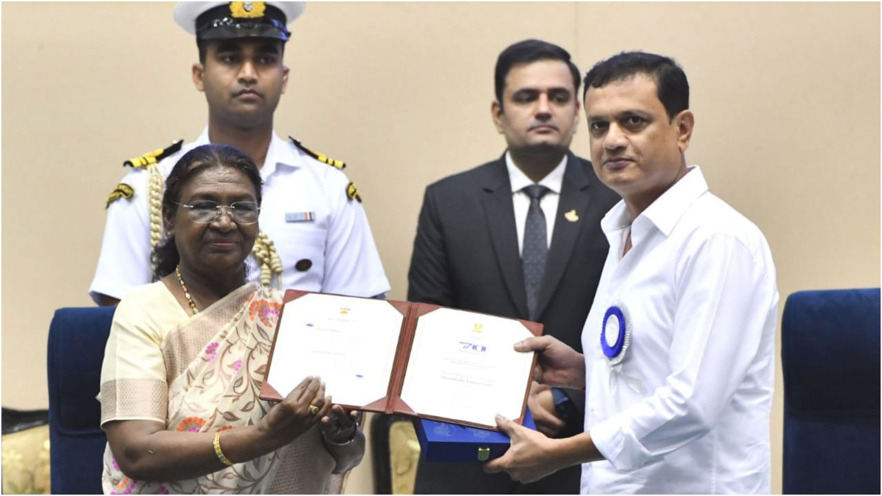 ಹೊಂಬಾಳೆ ಸಂಸ್ಥೆಗೆ 4 ರಾಷ್ಟ್ರ ಪ್ರಶಸ್ತಿ; ಅದೇ ಖುಷಿಯಲ್ಲಿ ‘ಕೆಜಿಎಫ್ 3’ ಬಗ್ಗೆ ನಿರ್ಮಾಪಕರ ಮಾತು ಹೊಂಬಾಳೆ ಸಂಸ್ಥೆಗೆ 4 ರಾಷ್ಟ್ರ ಪ್ರಶಸ್ತಿ; ಅದೇ ಖುಷಿಯಲ್ಲಿ ‘ಕೆಜಿಎಫ್ 3’ ಬಗ್ಗೆ ನಿರ್ಮಾಪಕರ ಮಾತು