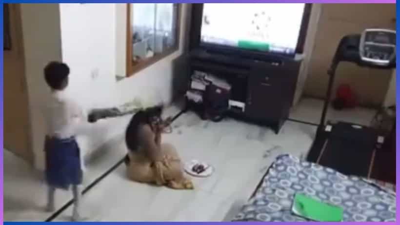 Viral: ಮೊಬೈಲ್ ಕಸಿದುಕೊಂಡಿದ್ದಕ್ಕೆ ಕೋಪದಲ್ಲಿ ತಾಯಿಯ ತಲೆಗೆ ಬ್ಯಾಟ್ನಿಂದ ಹೊಡೆದ ಮಗ