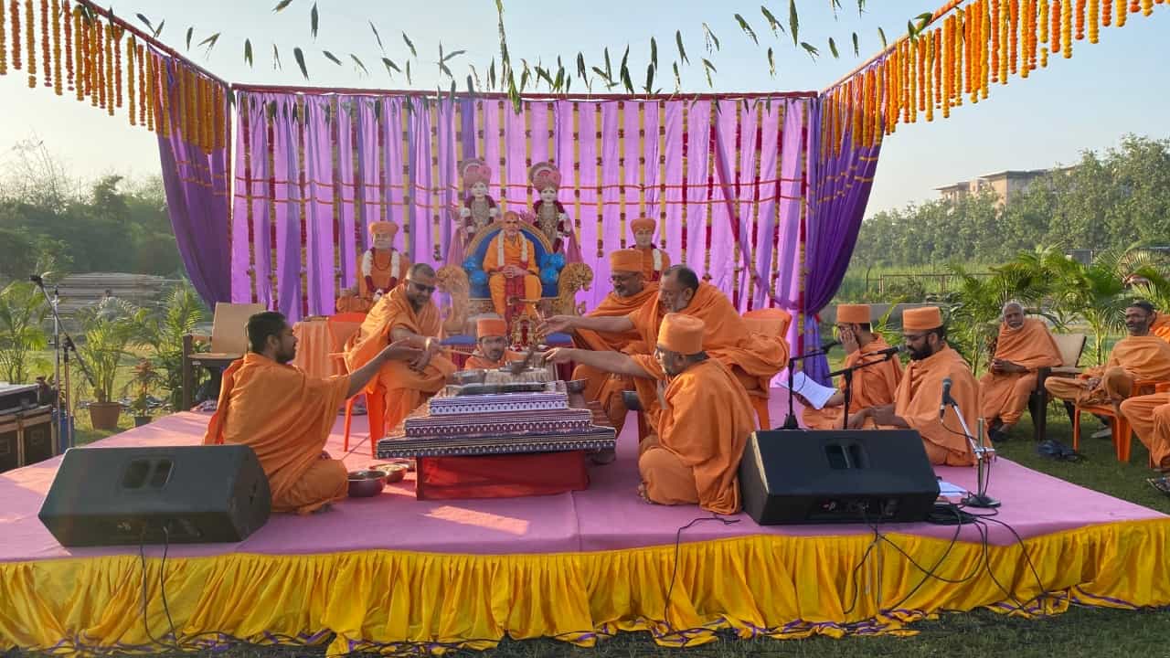 ದೆಹಲಿಯ ಸ್ವಾಮಿನಾರಾಯಣ ಅಕ್ಷರಧಾಮ ದೇವಸ್ಥಾನದಲ್ಲಿ ಬೃಹತ್ ‘ವಿಶ್ವಶಾಂತಿ ಮಹಾಯಜ್ಞ’ ದೆಹಲಿಯ ಸ್ವಾಮಿನಾರಾಯಣ ಅಕ್ಷರಧಾಮ ದೇವಸ್ಥಾನದಲ್ಲಿ ಬೃಹತ್ ‘ವಿಶ್ವಶಾಂತಿ ಮಹಾಯಜ್ಞ’