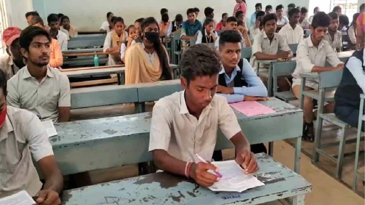 Karnataka 2nd PU Exam: ಈ ವರ್ಷದ 2 ಪಿಯುಸಿ ಪರೀಕ್ಷೆಯಲ್ಲೂ ವೆಬ್ ಕಾಸ್ಟಿಂಗ್ Karnataka 2nd PU Exam: ಈ ವರ್ಷದ 2 ಪಿಯುಸಿ ಪರೀಕ್ಷೆಯಲ್ಲೂ ವೆಬ್ ಕಾಸ್ಟಿಂಗ್