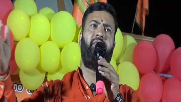 ನಾನಾಗಿದ್ದರೆ ಸಿದ್ದರಾಮಯ್ಯ ಕಪಾಳಕ್ಕೆ ಹೊಡೆಯುತ್ತಿದ್ದೆ: ಅಭಿನವ ಸಂಗನಬಸವ ಸ್ವಾಮೀಜಿ ನಾನಾಗಿದ್ದರೆ ಸಿದ್ದರಾಮಯ್ಯ ಕಪಾಳಕ್ಕೆ ಹೊಡೆಯುತ್ತಿದ್ದೆ: ಅಭಿನವ ಸಂಗನಬಸವ ಸ್ವಾಮೀಜಿ