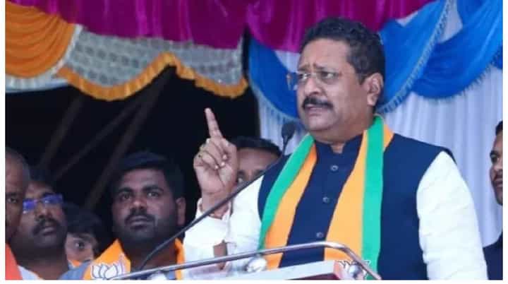 ದೇವಸ್ಥಾನ ಕಾರ್ಯಕ್ರಮದಲ್ಲಿ ವಕ್ಫ್ ಹೆಸರು ಎತ್ತಿದ ಯತ್ನಾಳ್ಗೆ ತರಾಟೆಗೆ ತೆಗೆದುಕೊಂಡು ಸಾರ್ವಜನಿಕರು ದೇವಸ್ಥಾನ ಕಾರ್ಯಕ್ರಮದಲ್ಲಿ ವಕ್ಫ್ ಹೆಸರು ಎತ್ತಿದ ಯತ್ನಾಳ್ಗೆ ತರಾಟೆಗೆ ತೆಗೆದುಕೊಂಡು ಸಾರ್ವಜನಿಕರು
