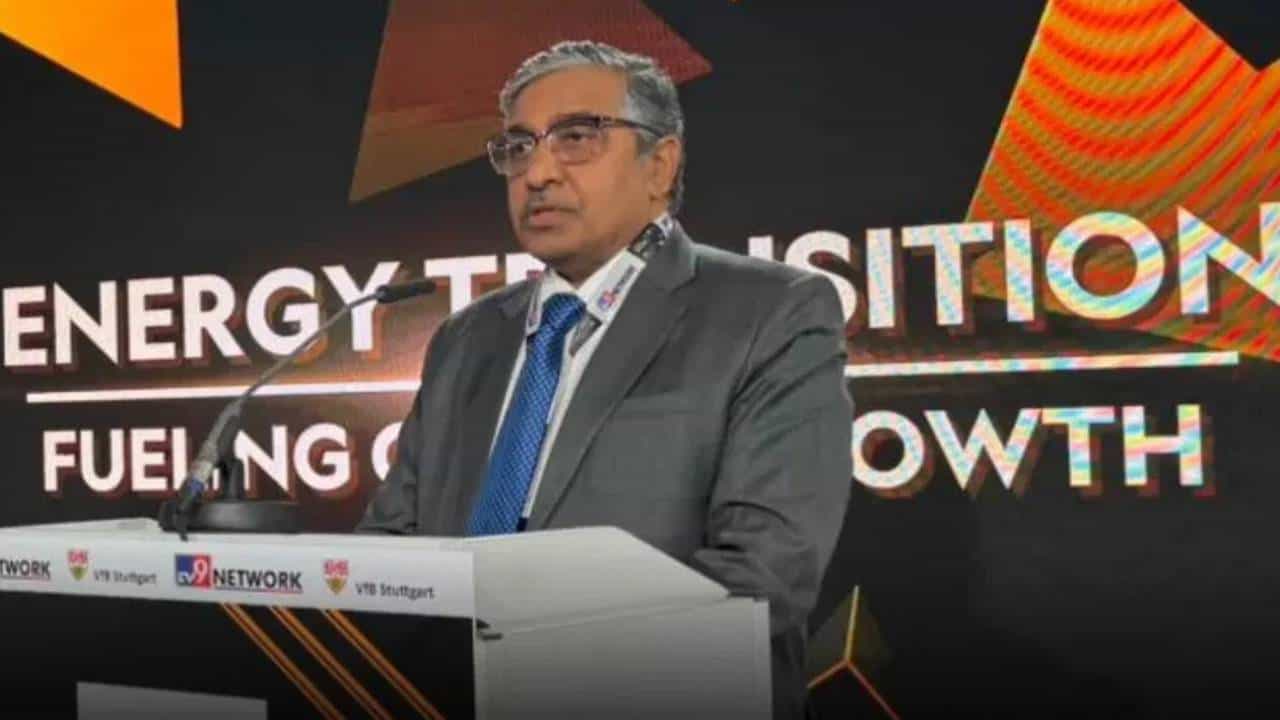 News9 Global Summit: ಮರುಬಳಕೆ ಇಂಧನ ಕ್ಷೇತ್ರದಲ್ಲಿ ಭಾರತ ವಿಶ್ವನಾಯಕನಾಗಬಲ್ಲುದು: ಬಿ.ಸಿ. ತ್ರಿಪಾಠಿ News9 Global Summit: ಮರುಬಳಕೆ ಇಂಧನ ಕ್ಷೇತ್ರದಲ್ಲಿ ಭಾರತ ವಿಶ್ವನಾಯಕನಾಗಬಲ್ಲುದು: ಬಿ.ಸಿ. ತ್ರಿಪಾಠಿ