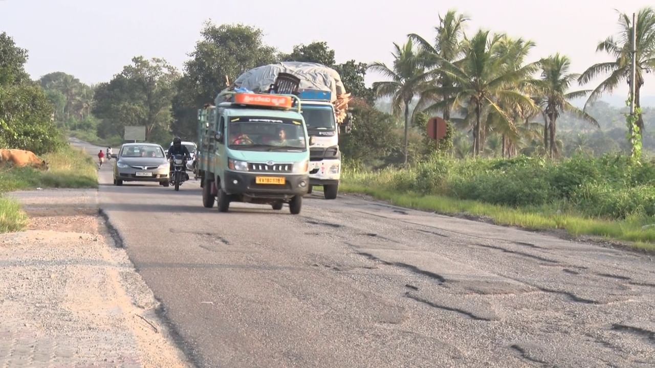 Hassan: Belur, Halebeedu the home of sculptures does not have adequate road, Karnataka Kannada news