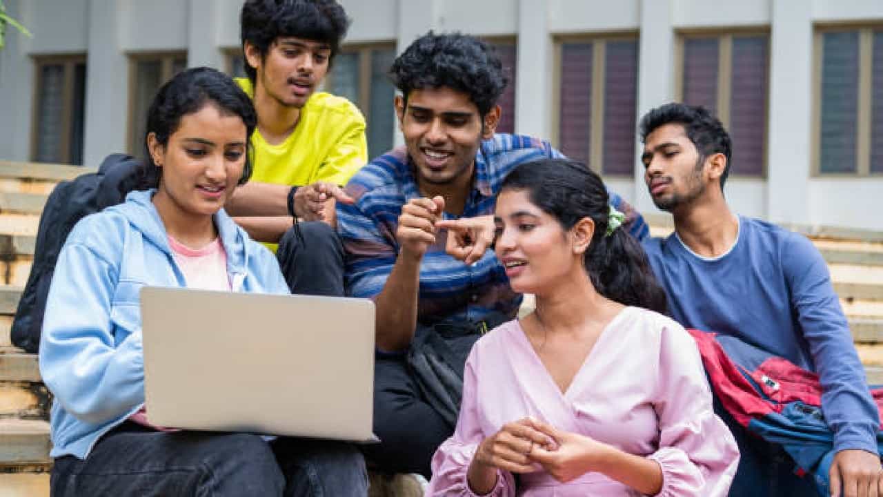 ಪಿಎಂ-ವಿದ್ಯಾಲಕ್ಷ್ಮಿ ಯೋಜನೆಗೆ ಸಚಿವ ಸಂಪುಟ ಅನುಮೋದನೆ; ಅರ್ಹ ವಿದ್ಯಾರ್ಥಿಗಳಿಗೆ 10 ಲಕ್ಷ ರೂ.ವರೆಗೆ ಶಿಕ್ಷಣ ಸಾಲ ಪಿಎಂ-ವಿದ್ಯಾಲಕ್ಷ್ಮಿ ಯೋಜನೆಗೆ ಸಚಿವ ಸಂಪುಟ ಅನುಮೋದನೆ; ಅರ್ಹ ವಿದ್ಯಾರ್ಥಿಗಳಿಗೆ 10 ಲಕ್ಷ ರೂ.ವರೆಗೆ ಶಿಕ್ಷಣ ಸಾಲ