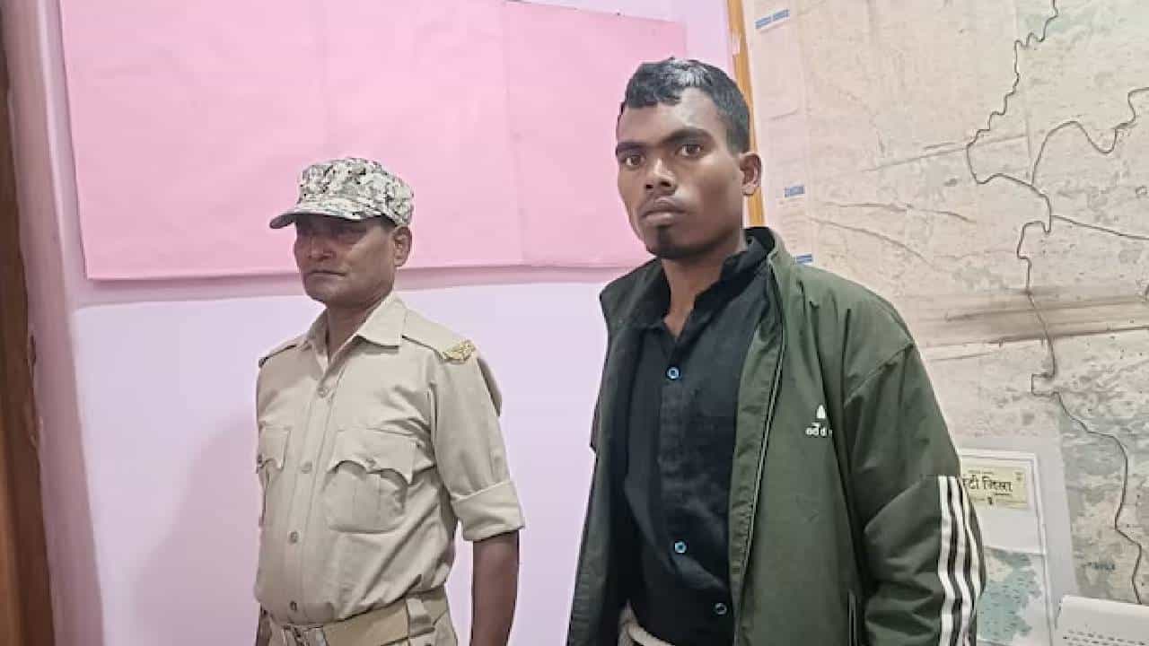 ಜಾರ್ಖಂಡ್: ಲಿವ್-ಇನ್ ಸಂಗಾತಿಯ ಕೊಂದು 50 ತುಂಡುಗಳಾಗಿ ಕತ್ತರಿಸಿದ್ದ ವ್ಯಕ್ತಿ, ಸಿಕ್ಕಿಬಿದ್ದಿದ್ಹೇಗೆ? ಜಾರ್ಖಂಡ್: ಲಿವ್-ಇನ್ ಸಂಗಾತಿಯ ಕೊಂದು 50 ತುಂಡುಗಳಾಗಿ ಕತ್ತರಿಸಿದ್ದ ವ್ಯಕ್ತಿ, ಸಿಕ್ಕಿಬಿದ್ದಿದ್ಹೇಗೆ?
