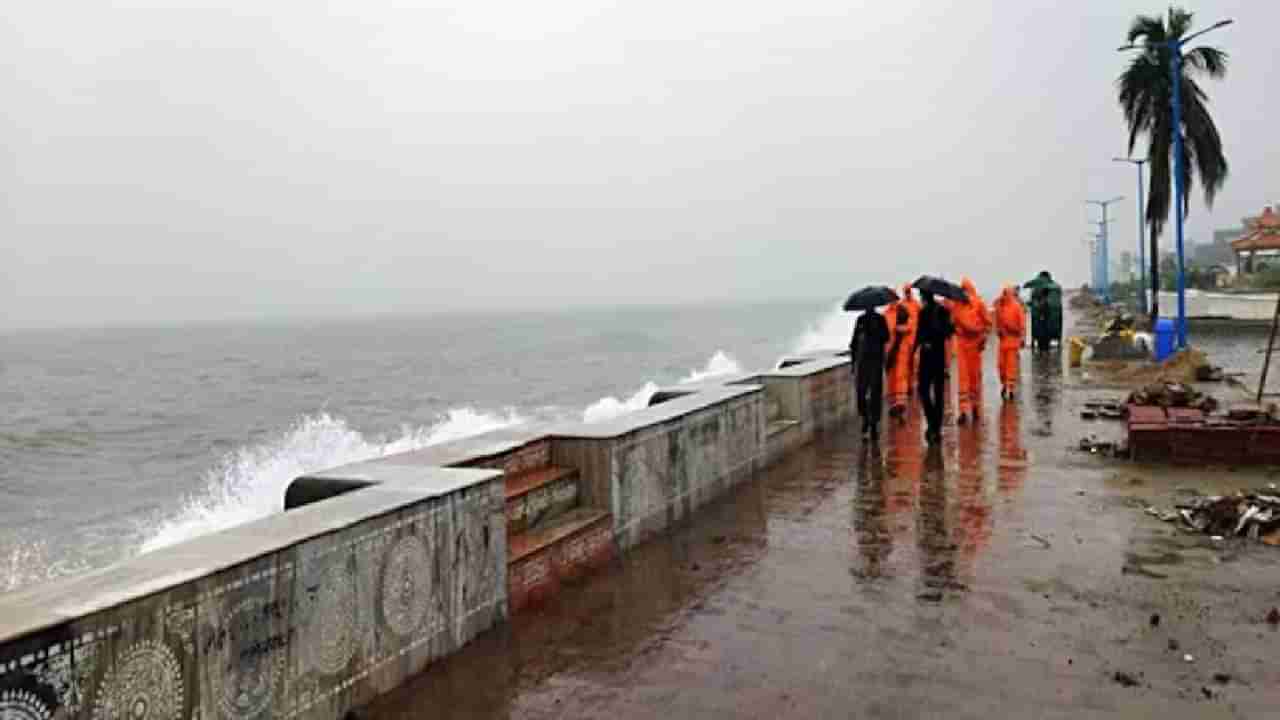 Cyclone Fengal: ತಮಿಳುನಾಡಿಗೆ ಅಪ್ಪಳಿಸಲಿದೆ ಫೆಂಗಲ್ ಚಂಡಮಾರುತ, ರೆಡ್ ಅಲರ್ಟ್, ಬೆಂಗಳೂರಲ್ಲೂ ಮಳೆ ಸಾಧ್ಯತೆ​