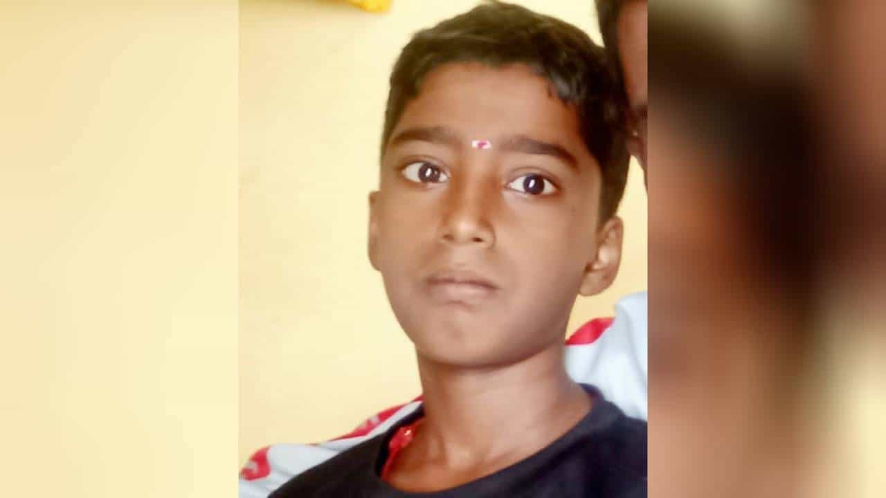8ನೇ ತರಗತಿ ವಿದ್ಯಾರ್ಥಿ ಅನುಮಾನಾಸ್ಪದ ಸಾವು: ಪ್ರಿನ್ಸಿಪಾಲ್, ವಾರ್ಡನ್ ನಿರ್ಲಕ್ಷ್ಯ ಆರೋಪ 8ನೇ ತರಗತಿ ವಿದ್ಯಾರ್ಥಿ ಅನುಮಾನಾಸ್ಪದ ಸಾವು: ಪ್ರಿನ್ಸಿಪಾಲ್, ವಾರ್ಡನ್ ನಿರ್ಲಕ್ಷ್ಯ ಆರೋಪ