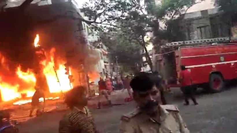 ಬೆಂಗಳೂರಿನ ಸ್ಕೂಟರ್ ಶೋರೂಮ್ನಲ್ಲಿ ಅಗ್ನಿ ಅವಘಡ, ಸೇಲ್ಸ್ ಗರ್ಲ್ ಸಜೀವದಹನ