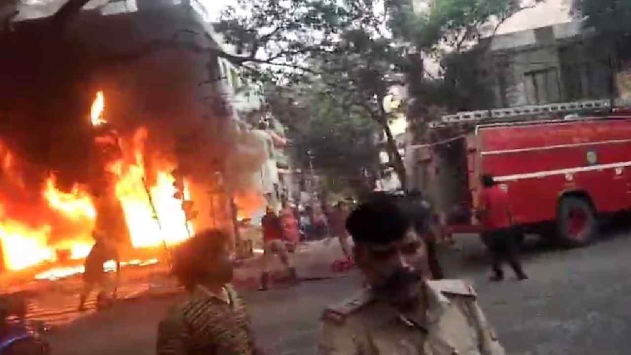 ಬೆಂಗಳೂರಿನ ಸ್ಕೂಟರ್ ಶೋರೂಮ್ನಲ್ಲಿ ಅಗ್ನಿ ಅವಘಡ, ಸೇಲ್ಸ್ ಗರ್ಲ್ ಸಜೀವದಹನ