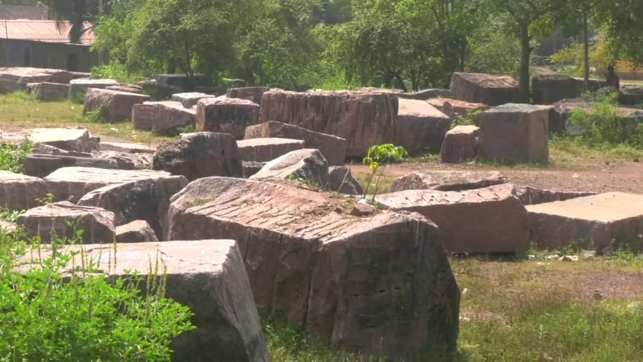 ಬೇಲೆಕೇರಿ ಬಂದರಿನಲ್ಲಿರುವ ಗ್ರಾನೈಟ್ಗೆ ವಾರಸುದಾರರೇ ಇಲ್ಲ! ಹರಾಜಿನ ಮೂಲಕ ಖಜಾನೆ ತುಂಬಲು ಸರ್ಕಾರದ ಪ್ಲ್ಯಾನ್ ಬೇಲೆಕೇರಿ ಬಂದರಿನಲ್ಲಿರುವ ಗ್ರಾನೈಟ್ಗೆ ವಾರಸುದಾರರೇ ಇಲ್ಲ! ಹರಾಜಿನ ಮೂಲಕ ಖಜಾನೆ ತುಂಬಲು ಸರ್ಕಾರದ ಪ್ಲ್ಯಾನ್