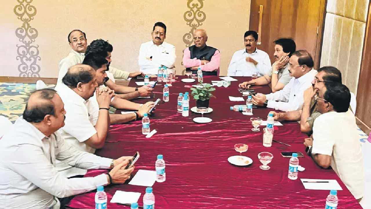 ವಿಜಯೇಂದ್ರಗೆ ಸೆಡ್ಡು: ವಕ್ಫ್ ವಿರುದ್ಧ ಬಿಜೆಪಿ ರೆಬೆಲ್ ತಂಡದಿಂದ ಪ್ರತ್ಯೇಕ ಹೋರಾಟ ಘೋಷಣೆ ವಿಜಯೇಂದ್ರಗೆ ಸೆಡ್ಡು: ವಕ್ಫ್ ವಿರುದ್ಧ ಬಿಜೆಪಿ ರೆಬೆಲ್ ತಂಡದಿಂದ ಪ್ರತ್ಯೇಕ ಹೋರಾಟ ಘೋಷಣೆ
