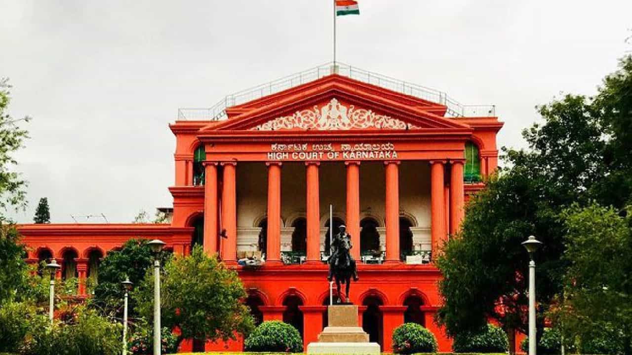 ಇದೇ ಮೊದಲ ಬಾರಿಗೆ ಕನ್ನಡದಲ್ಲಿ ತೀರ್ಪು ಪ್ರಕಟಿಸಿದ ಹೈಕೋರ್ಟ್ ವಿಭಾಗೀಯ ಪೀಠ