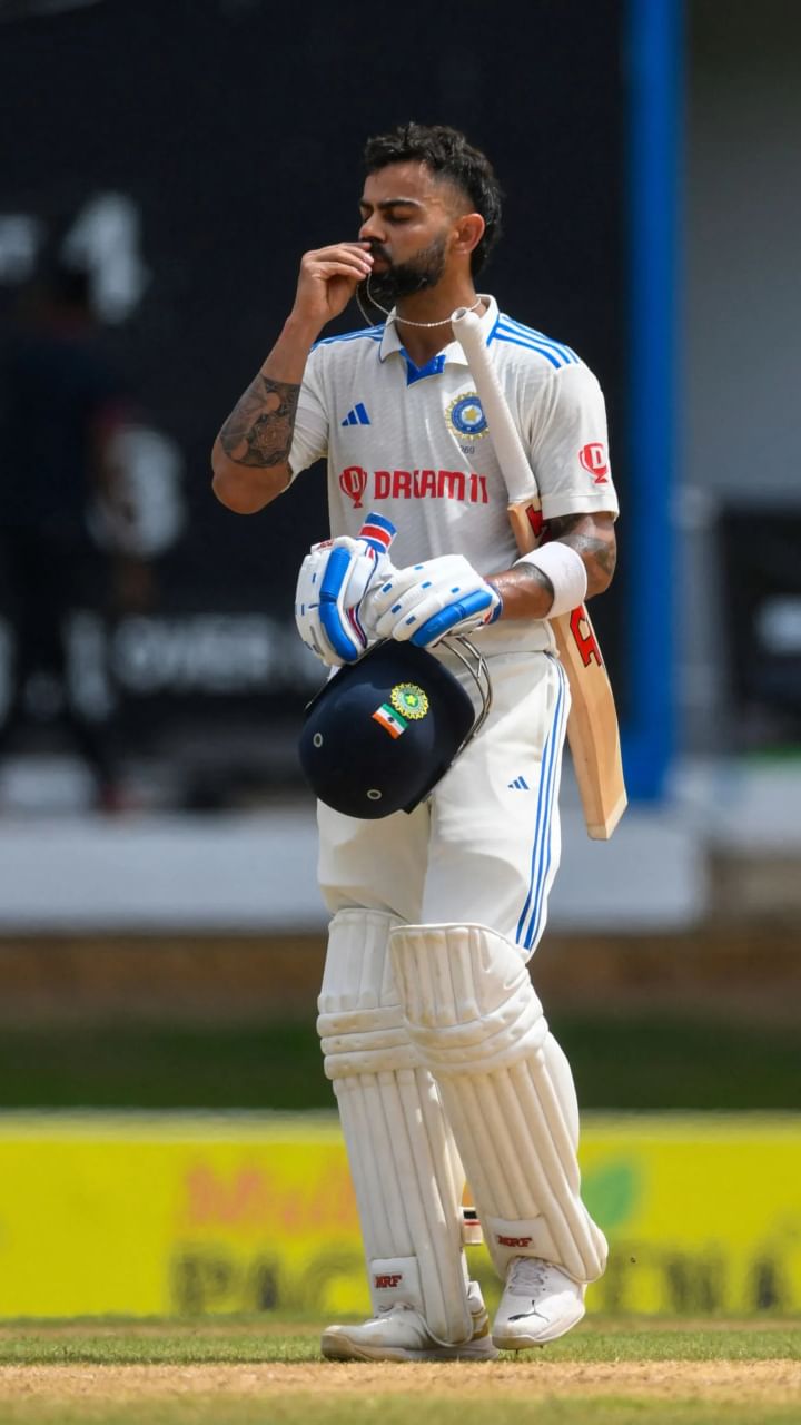 ಆಸ್ಟ್ರೇಲಿಯಾದಲ್ಲಿ ನಾಯಕನಾಗಿ ಅತಿ ಹೆಚ್ಚು ಟೆಸ್ಟ್ ಶತಕ ಬಾರಿಸಿದ ಟೀಂ ಇಂಡಿಯಾ ನಾಯಕರ ಪಟ್ಟಿಯಲ್ಲಿ ಮಾಜಿ ನಾಯಕ ವಿರಾಟ್ ಕೊಹ್ಲಿ ಮೊದಲ ಸ್ಥಾನದಲ್ಲಿದ್ದಾರೆ.