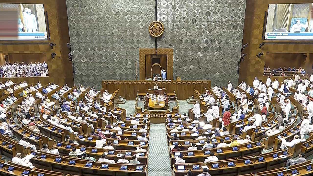 Parliament Winter Session: ನವೆಂಬರ್ 25ರಿಂದ ಸಂಸತ್ನ ಚಳಿಗಾಲದ ಅಧಿವೇಶನ ಆರಂಭ Parliament Winter Session: ನವೆಂಬರ್ 25ರಿಂದ ಸಂಸತ್ನ ಚಳಿಗಾಲದ ಅಧಿವೇಶನ ಆರಂಭ