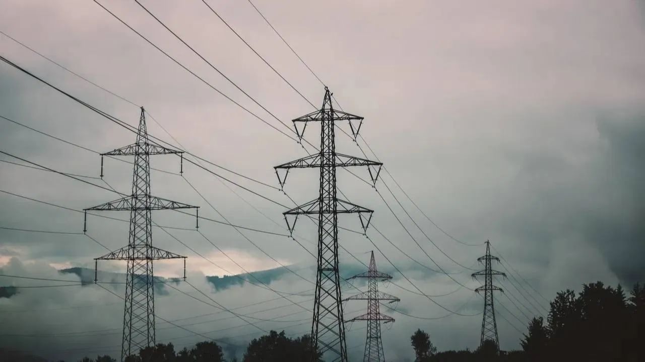 Bangalore power cut: ಇಂದು, ನಾಳೆ ಬೆಂಗಳೂರಿನ ಈ ಪ್ರದೇಶಗಳಲ್ಲಿ ಪವರ್ ಕಟ್ Bangalore power cut: ಇಂದು, ನಾಳೆ ಬೆಂಗಳೂರಿನ ಈ ಪ್ರದೇಶಗಳಲ್ಲಿ ಪವರ್ ಕಟ್